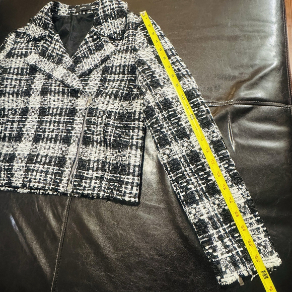 Theory Slim Crop Moto Jacket Blazer Size:2 Black White Rubber Plaid Tweed $565 - Picture 9 of 16